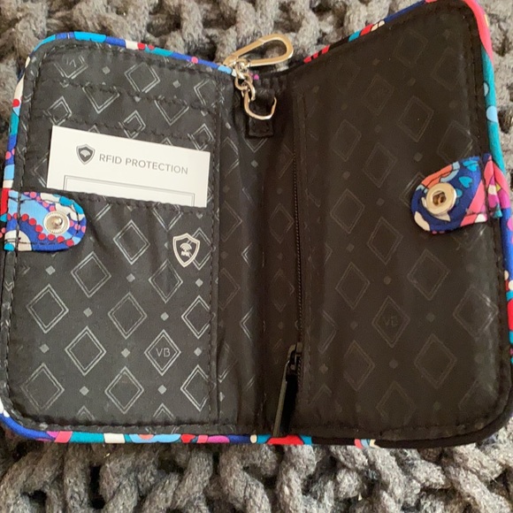 Vera Bradley bifold wallet - Picture 2 of 5